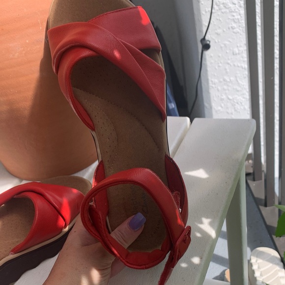 Clarks Red Women's Sandals - Picture 1 of 2